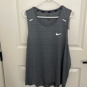Men’s Nike shirt